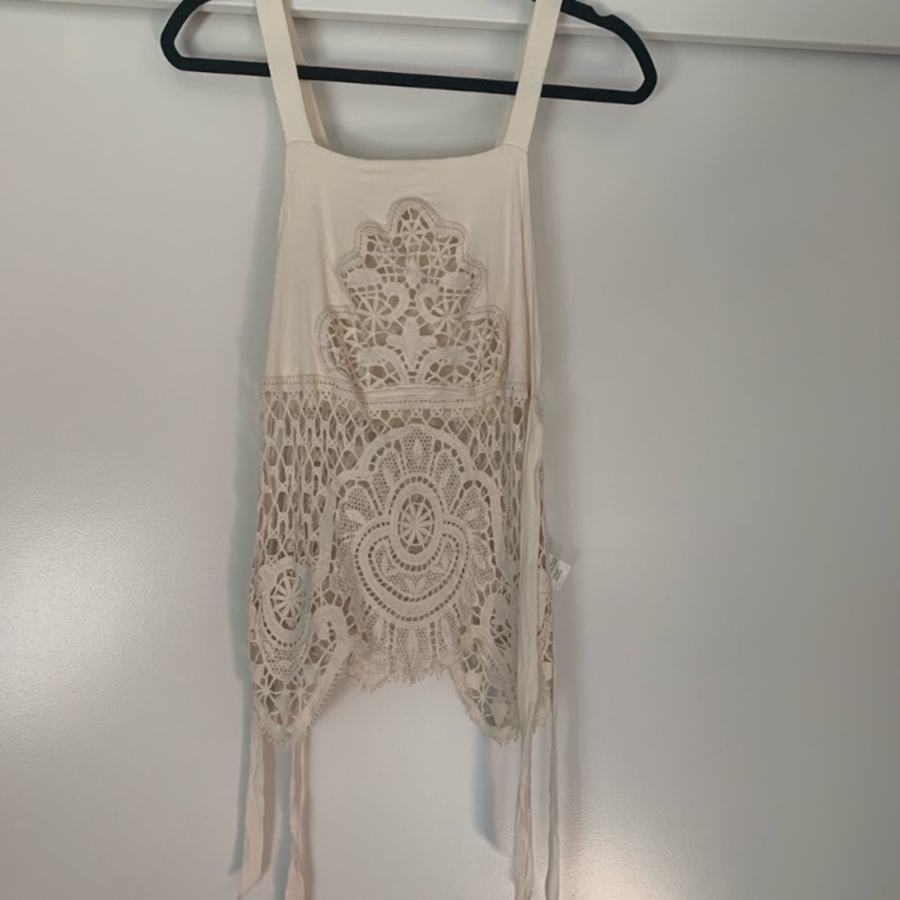 Eyelet Top - Picture 2 of 4